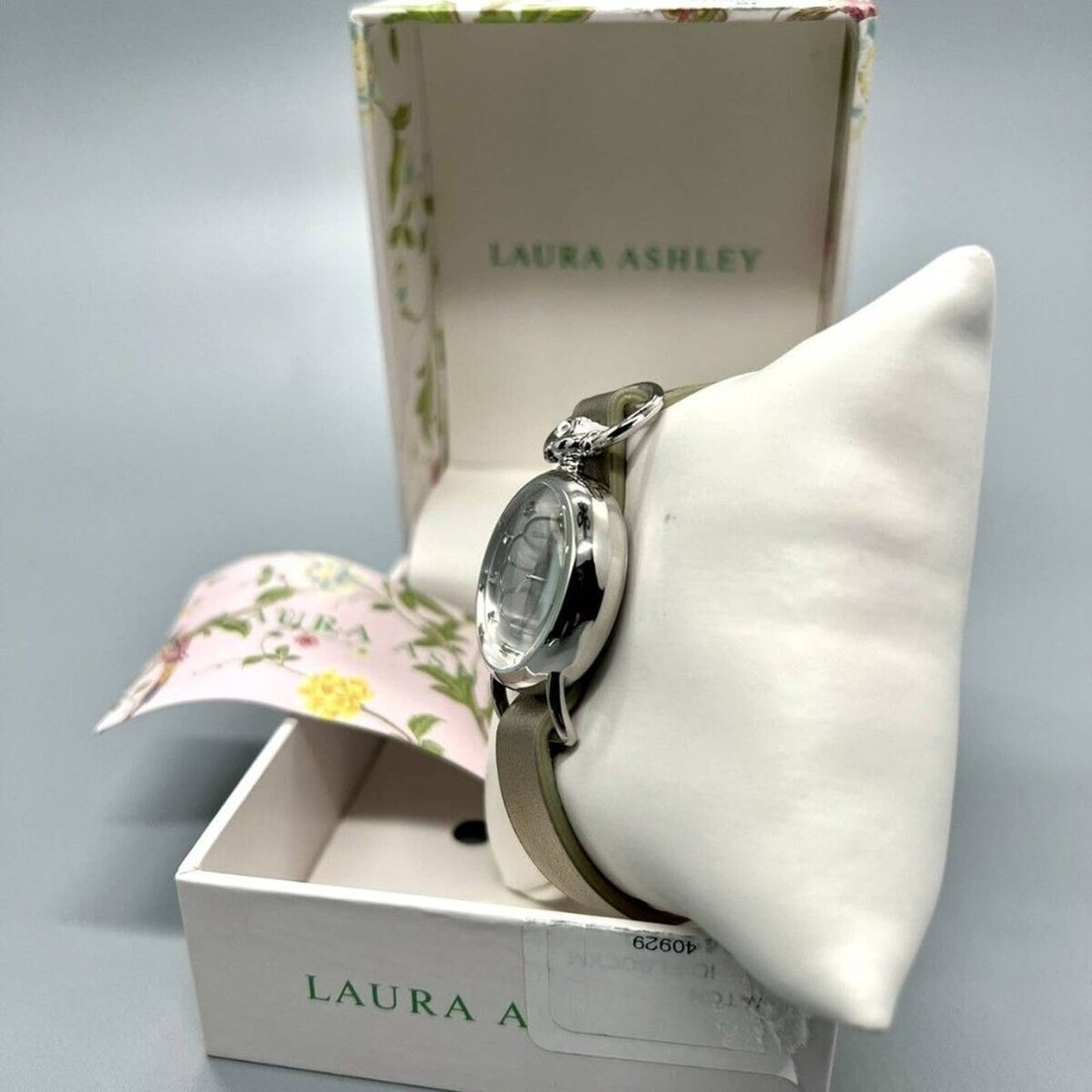 Laura Ashley Womens Silver Heirloom Watch La31001Ss