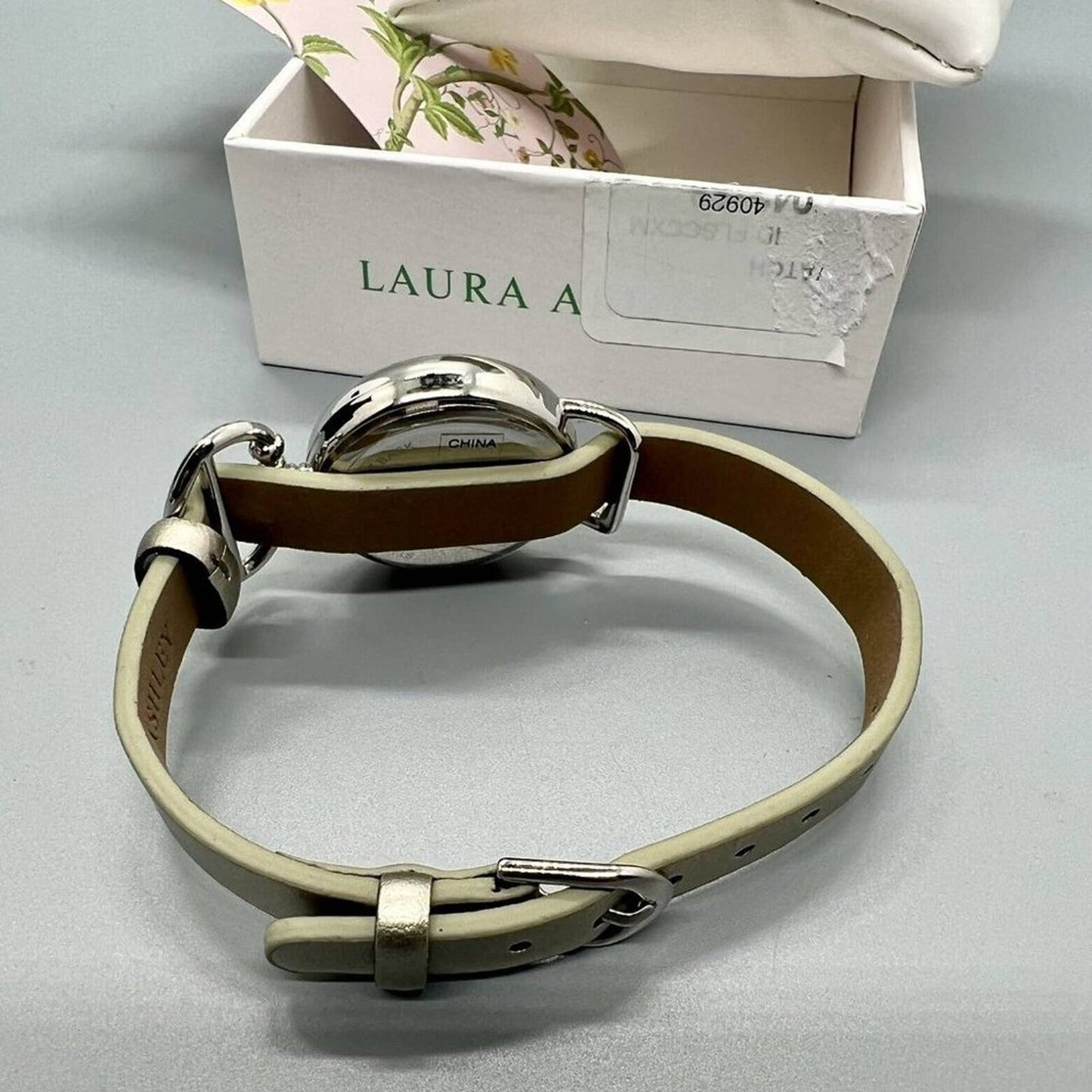 Laura Ashley Womens Silver Heirloom Watch La31001Ss