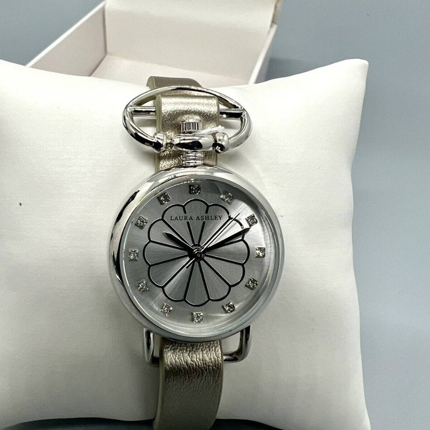 Laura Ashley Womens Silver Heirloom Watch La31001Ss